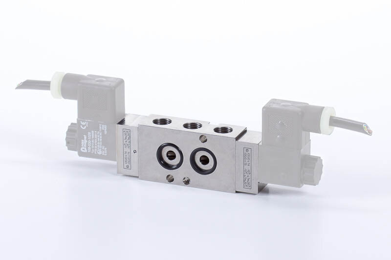 MNH 520 701 VES EX M