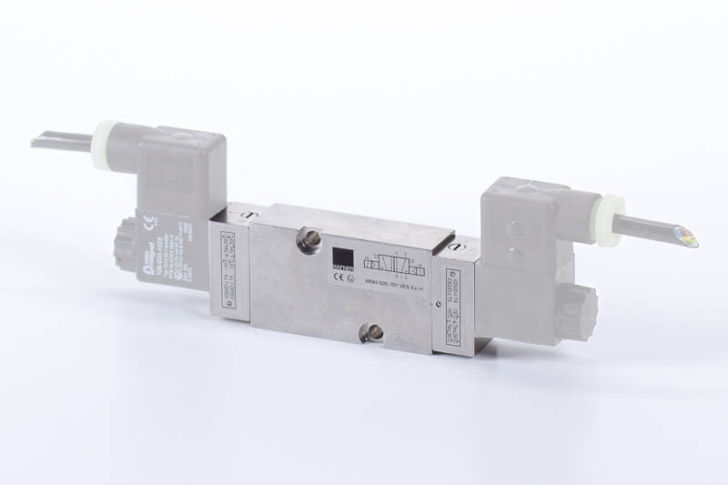 MNH 520 701 VES EX M